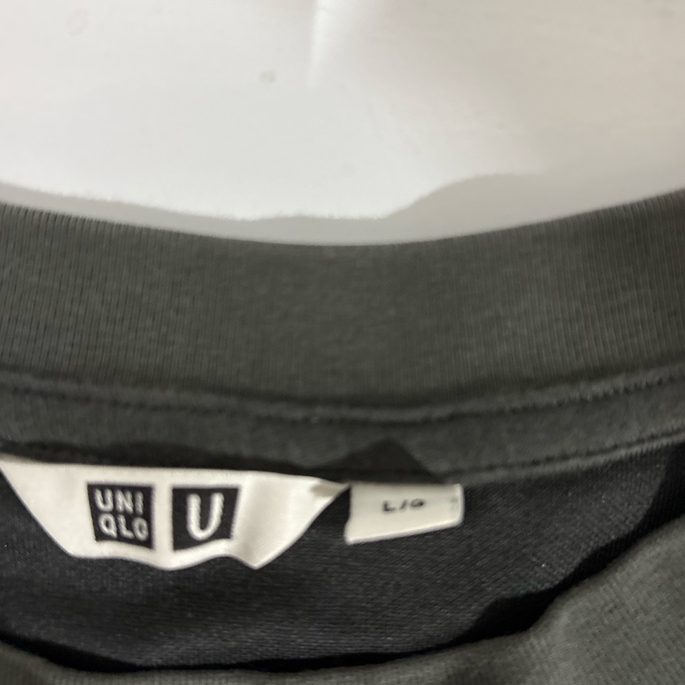 Uniqlo Shirt Size Large - Picture 3 of 6